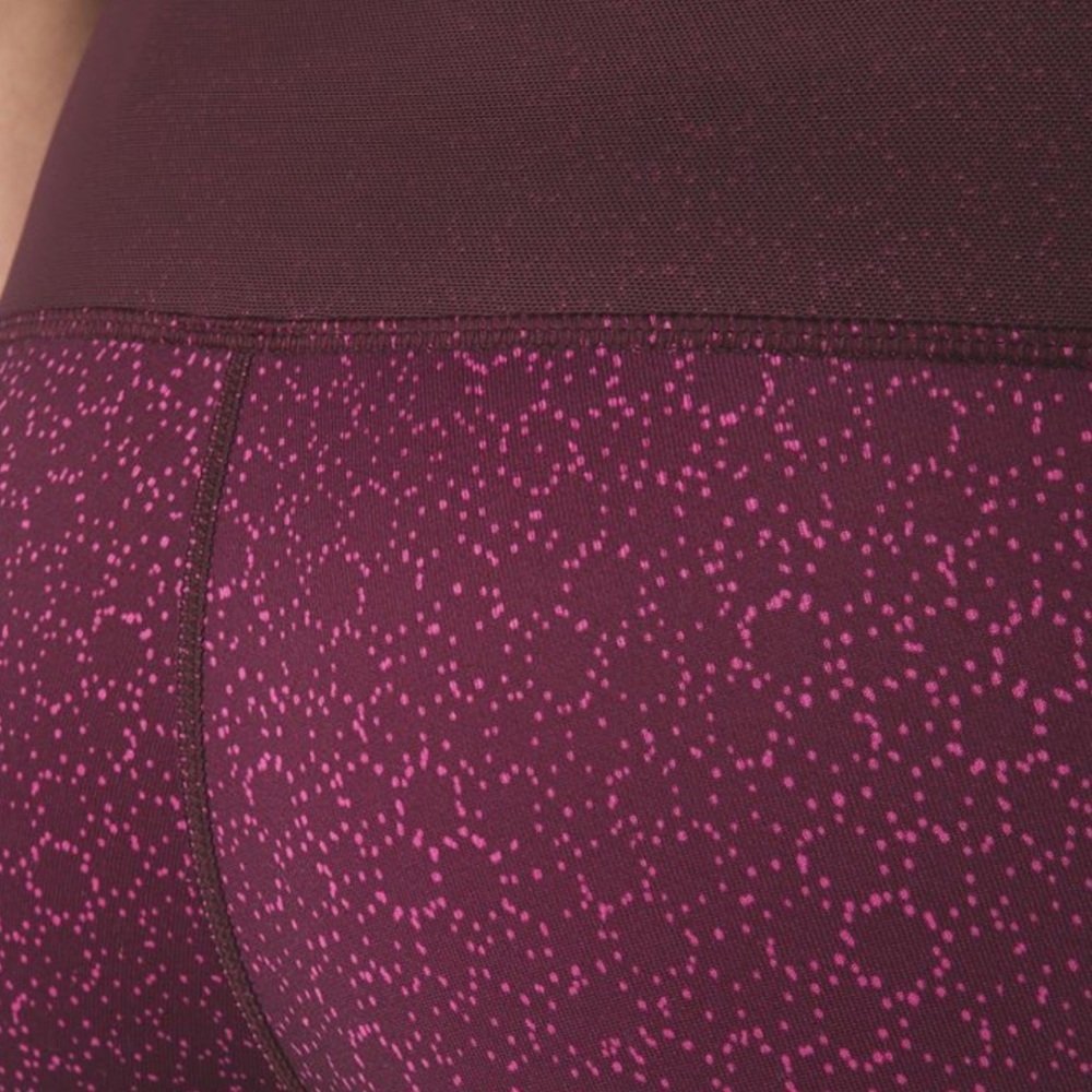 157. Lululemon Sweaty Endeavor Tight
Star Pixel Raspberry Bordeaux Drama - Picture 7 of 12